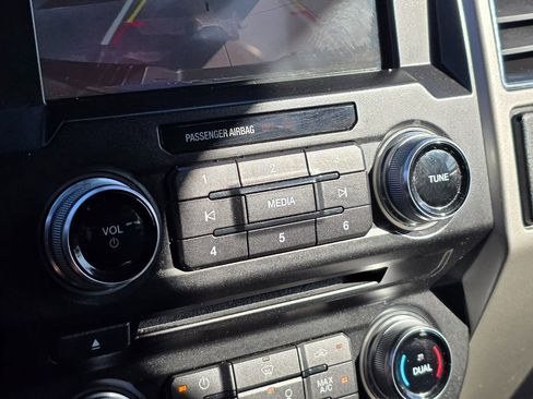 Used 2017 Ford F150 Lariat w/ Equipment Group 502A Luxury image 38