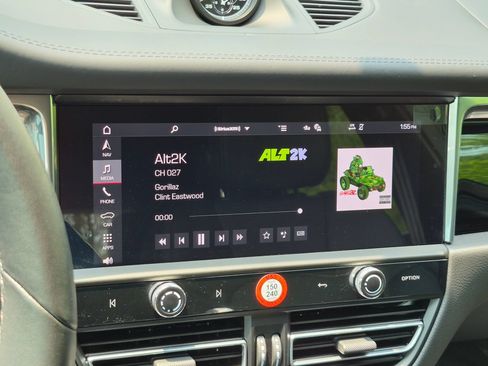 Certified 2026 Porsche Macan AWD/4WD image 15