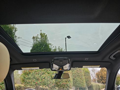 Used 2018 BMW 530i xDrive image 38