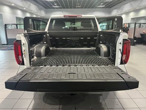 Used 2026 GMC Sierra 1500 SLT AWD/4WD image 10