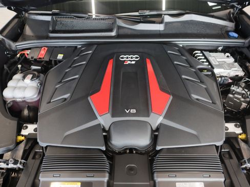 New 2026 Audi RS Q8 performance image 3