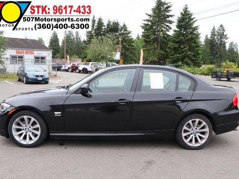 Used 2011 BMW 328i xDrive Sedan AWD/4WD image 9