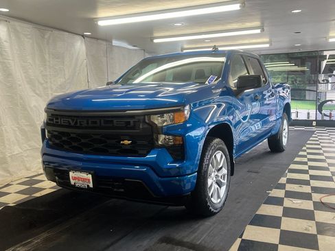 Used 2023 Chevrolet Silverado 1500 Custom AWD/4WD image 3