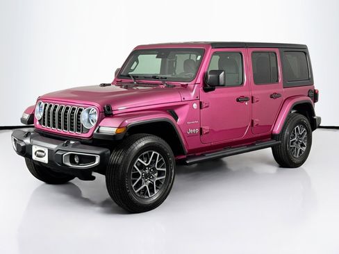 Used 2024 Jeep Wrangler Unlimited Sahara w/ Technology Group AWD/4WD image 6