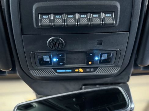 Used 2024 Ford Bronco Everglades AWD/4WD image 41