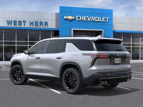 Used 2026 Chevrolet Traverse LT w/ Midnight/Sport Edition AWD/4WD image 3