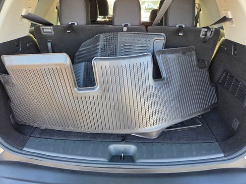 Used 2023 Nissan Pathfinder SV FWD image 18