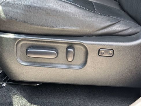 Used 2022 Toyota Tacoma TRD Sport w/ Technology Package AWD/4WD image 16