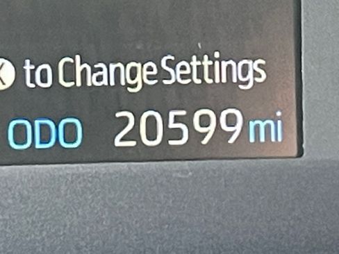 Used 2025 Toyota Corolla LE image 39