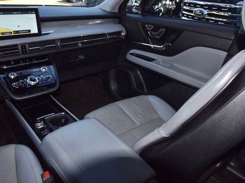 Certified 2022 Lincoln Corsair AWD w/ Premium Package image 17