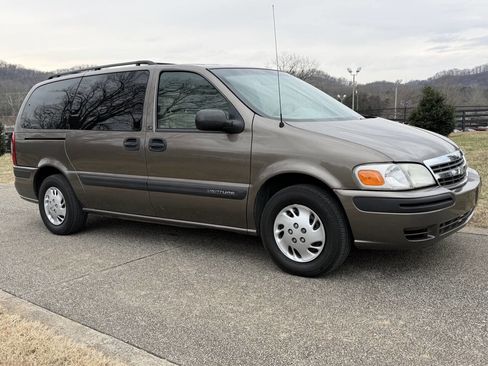 Used 2003 Chevrolet Venture LS image 1