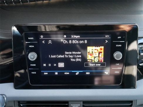 Certified 2025 Volkswagen Jetta SE image 28