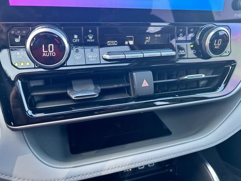 Certified 2026 Toyota Highlander Limited AWD/4WD image 24