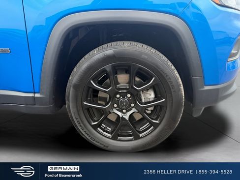 Used 2025 Jeep Compass Latitude w/ Altitude Special Edition AWD/4WD image 24