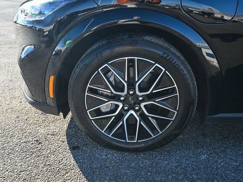 Certified 2025 Ford Mustang Mach-E Premium image 12