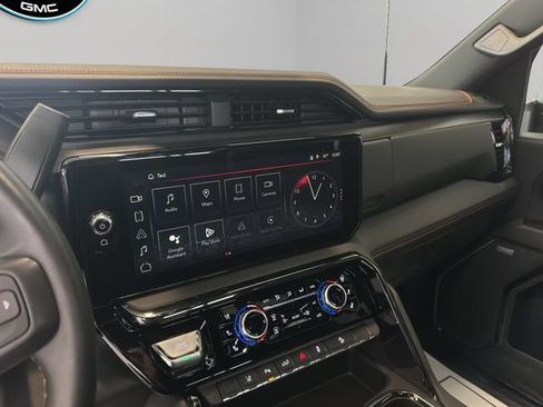 Used 2024 GMC Sierra 2500 AT4 w/ AT4 Premium Plus Package AWD/4WD image 18