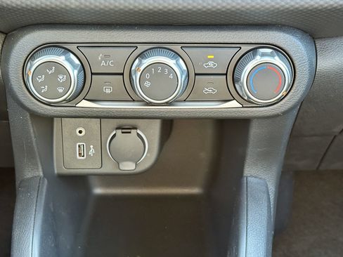 New 2025 Nissan Kicks Play S image 25