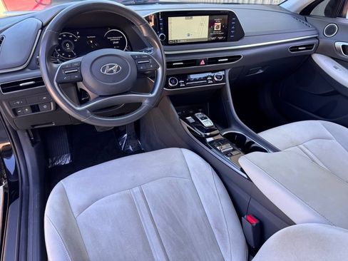 Used 2023 Hyundai Sonata SEL w/ Convenience Package FWD image 2