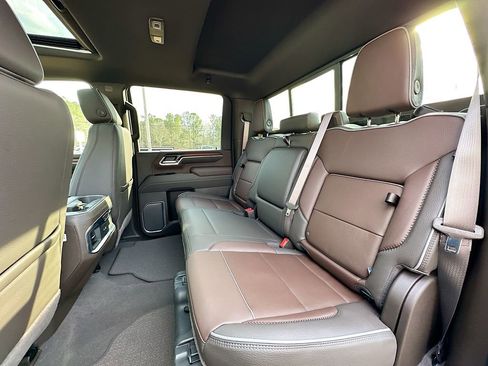 New 2026 GMC Sierra 2500 Denali w/ Denali Reserve Package image 4