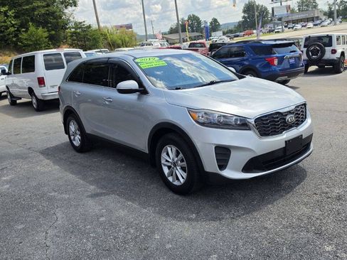 Used 2019 Kia Sorento AWD V6 image 5
