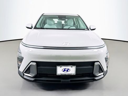 New 2026 Hyundai Kona SE image 2