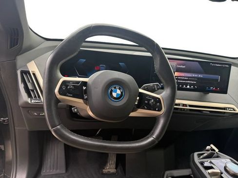 Used 2024 BMW iX xDrive50 w/ Premium Package AWD/4WD image 18