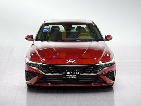 Used 2025 Hyundai Elantra SEL FWD image 8