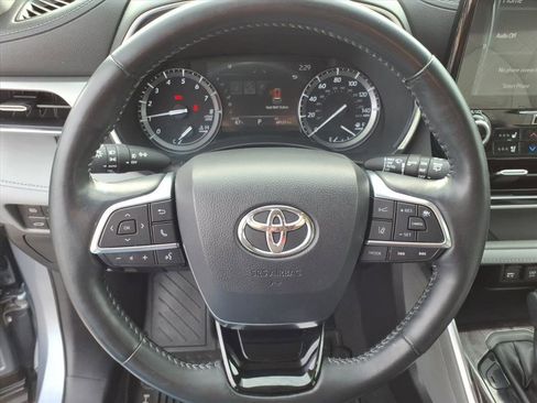 Used 2021 Toyota Highlander Platinum image 26