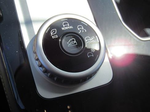 New 2026 Mitsubishi Outlander ES FWD image 28