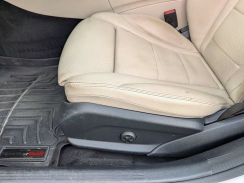 Used 2017 Mercedes-Benz C 300 Sedan image 15