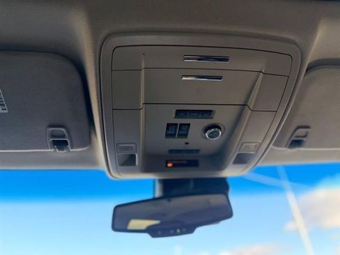 Used 2019 Chevrolet Suburban Premier image 26