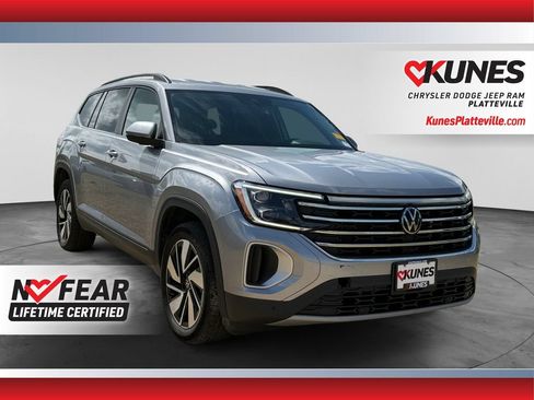 Used 2025 Volkswagen Atlas SE AWD/4WD image 1