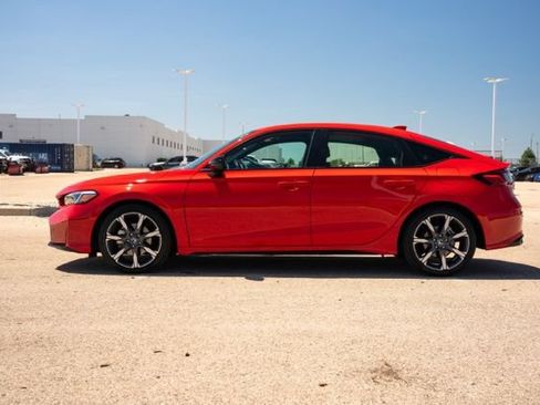 Used 2025 Honda Civic Sport Touring image 4