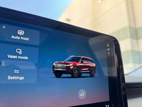 Used 2025 Lincoln Aviator Reserve w/ Equipment Group 201A image 36