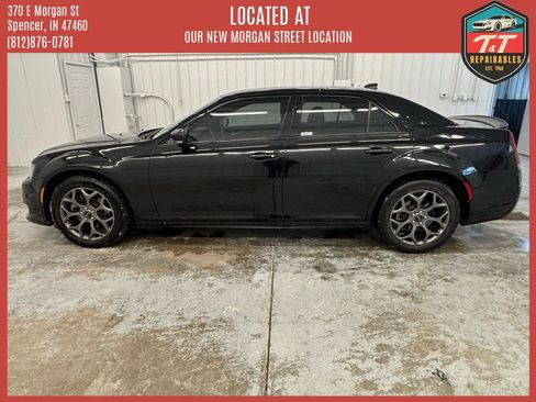 Used 2018 Chrysler 300 S w/ 300S Premium Group 2 AWD/4WD image 9