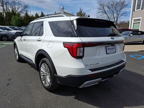 Certified 2025 Ford Explorer Platinum w/ LUX Leather Package AWD/4WD image 7
