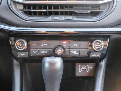 Used 2025 Jeep Compass Latitude w/ Altitude Special Edition AWD/4WD image 16