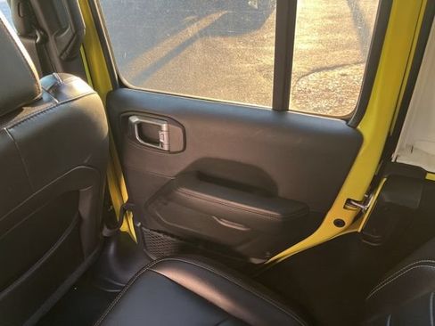 Used 2022 Jeep Wrangler Unlimited Sahara w/ Safety Group AWD/4WD image 13