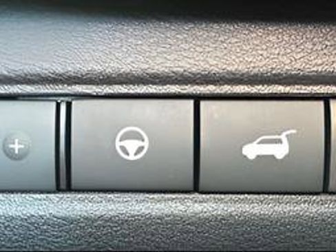 New 2026 Nissan Pathfinder SL image 9