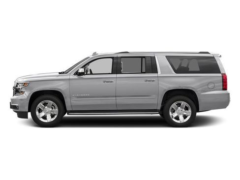 Used 2017 Chevrolet Suburban Premier RWD image 3