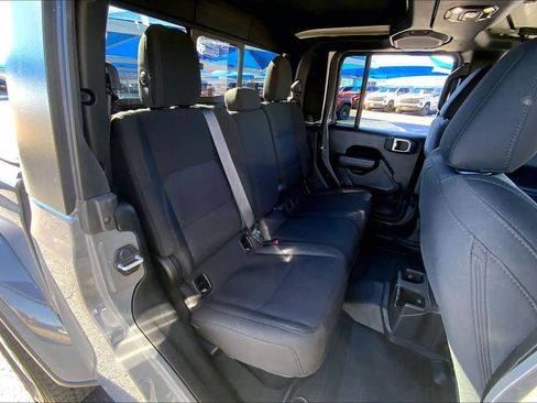 Used 2023 Jeep Gladiator Sport image 20