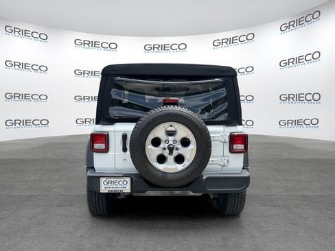 Used 2018 Jeep Wrangler Sport AWD/4WD image 6