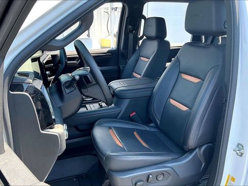 Used 2025 GMC Sierra 2500 AT4 w/ AT4 Premium Plus Package AWD/4WD image 22