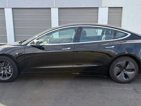 Used 2018 Tesla Model 3 Long Range RWD image 2