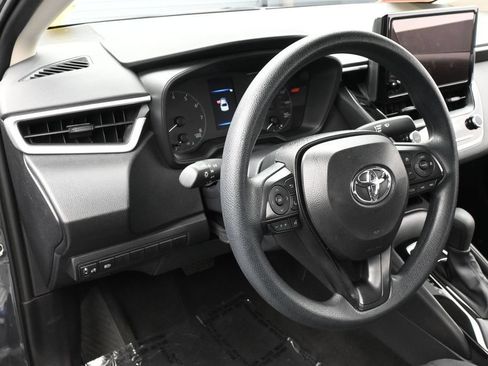 Used 2025 Toyota Corolla LE FWD image 14