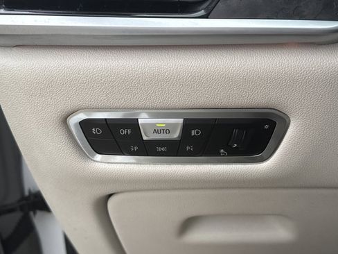 Used 2022 BMW X7 xDrive40i w/ Executive Package image 22