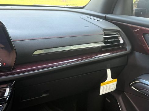 New 2026 Chevrolet Traverse RS w/ LPO, Floor Liner Package FWD image 18