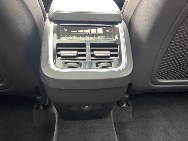 Used 2024 Volvo XC90 B6 Plus w/ Protection Package Premier AWD/4WD image 17