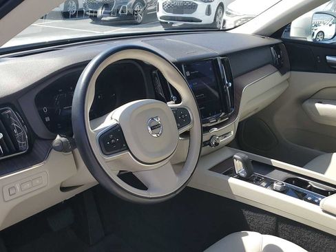 Used 2022 Volvo XC60 T8 Inscription Expression w/ Advanced Package image 2