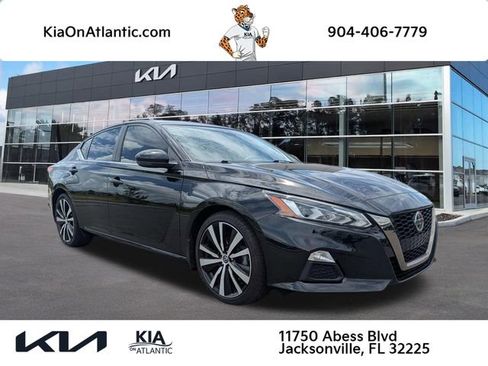 Used 2021 Nissan Altima 2.5 SR w/ SR Premium Package FWD image 1